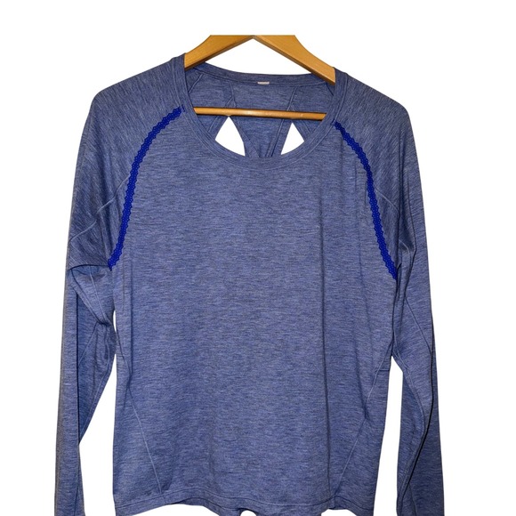 lululemon athletica Tops - Lululemon blue stop drop and squat women's top size 8?